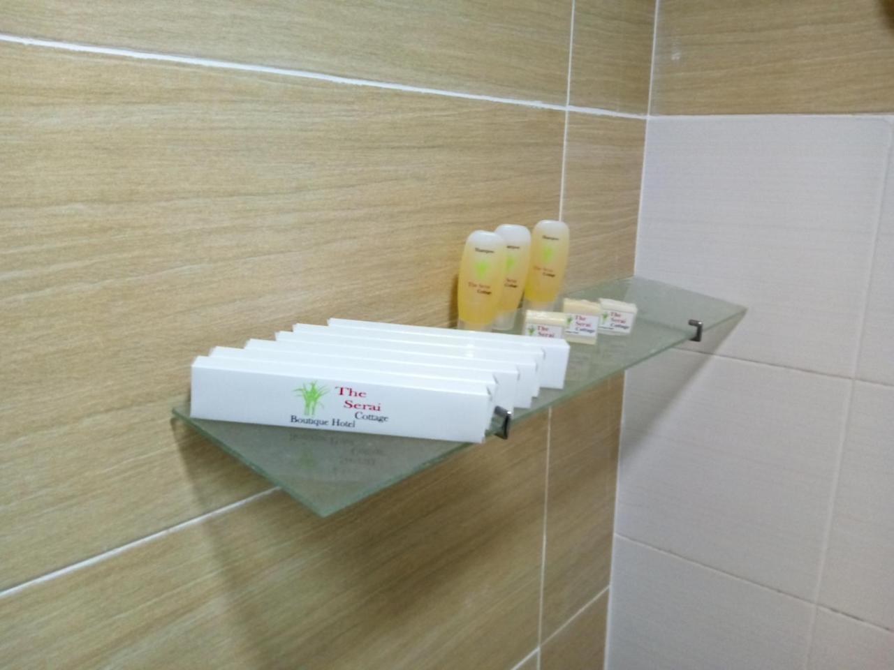 The Serai Cottage Transit Hotel Kampong Gong Badak Buitenkant foto
