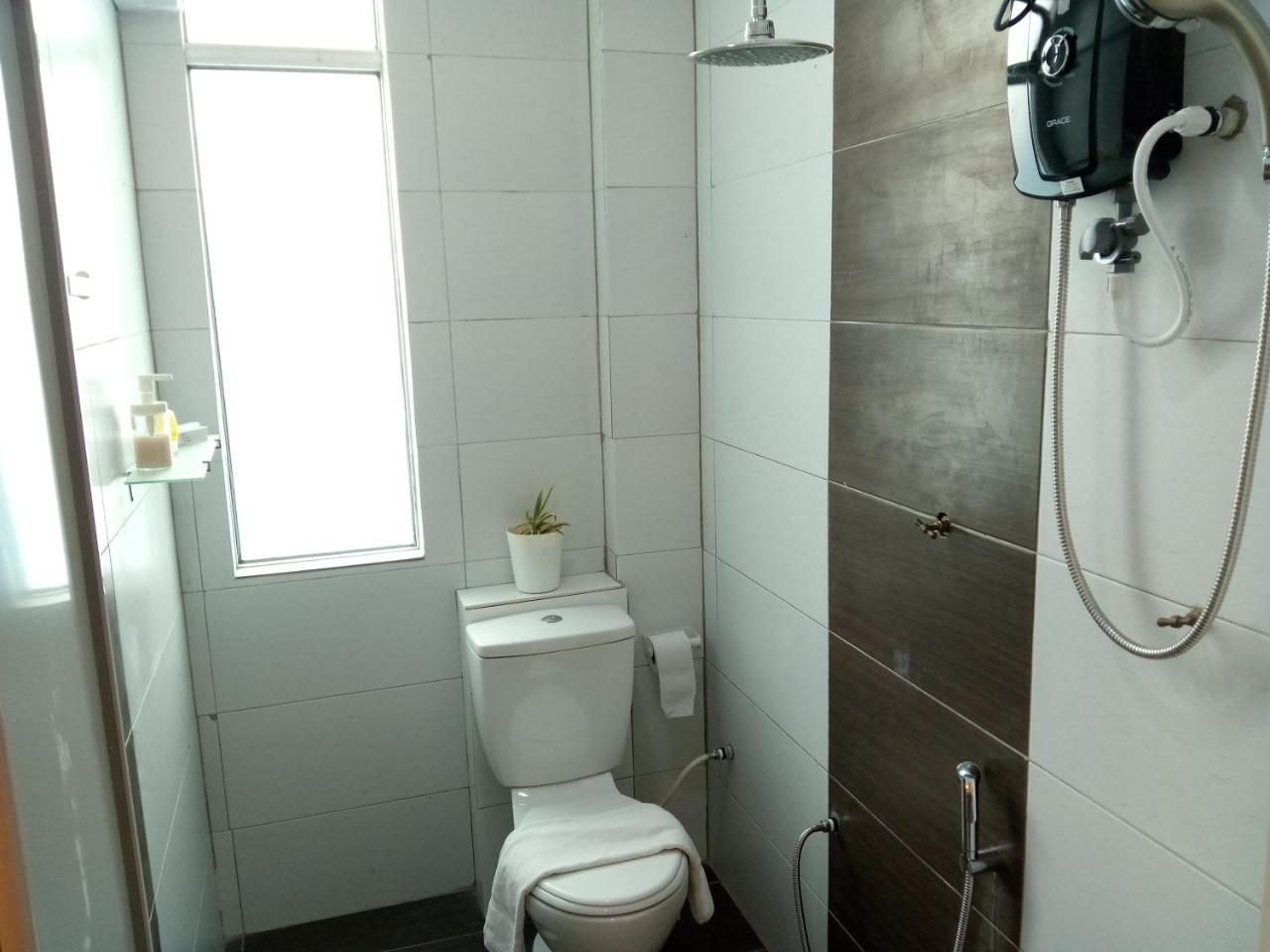 The Serai Cottage Transit Hotel Kampong Gong Badak Buitenkant foto